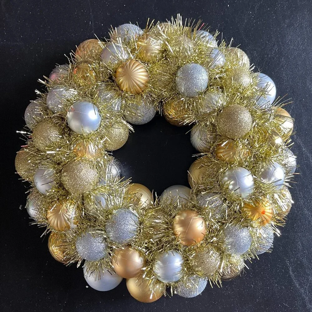 Christmas Ornament Wreath - Silver and Gold - 10